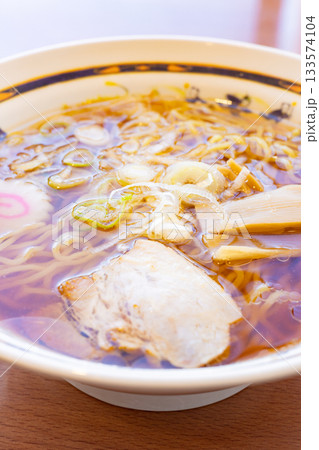美味しい昔ながらの醤油ラーメン 美味しい昔ながらの醤油ラーメン 133574104