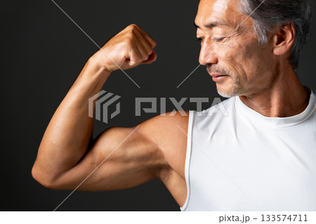筋肉　ボディビル　男性 133574711