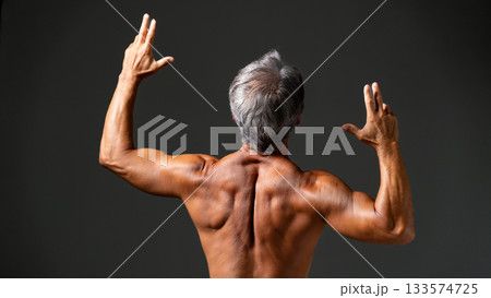 ボディービルダー 肉体美 パーツ ボディービルダー 肉体美 パーツ 133574725