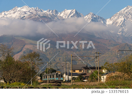 白馬三山と大糸線 133576015