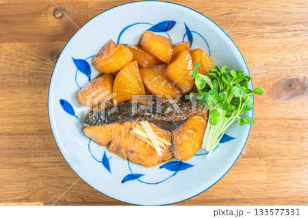 ヒラマサと大根の煮物 133577331