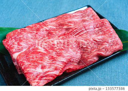 神戸牛の肩肉スライス 133577386