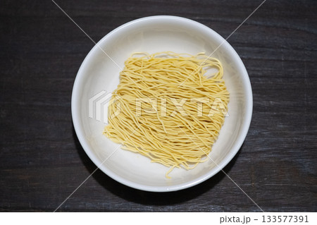 ラーメンの高級乾麺 133577391