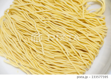 ラーメンの高級乾麺 133577395