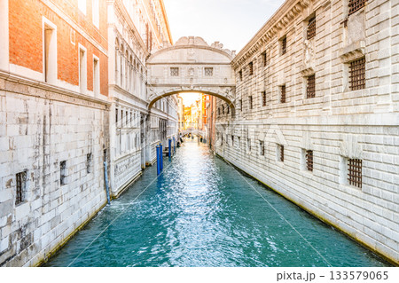 Bridge of Sighs, Italian: Ponte dei Sospiri. Small bridge made of white limestone over the Rio di Palazzo. Connects the New Prison and Doge's Palace 133579065