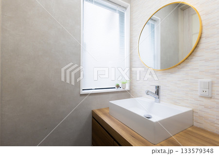 おしゃれな洗面台 133579348