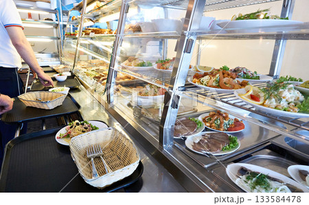 Public dining counter 133584478