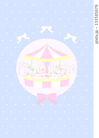 かわいいメリーゴーランドの青い水玉ポストカード 133585079