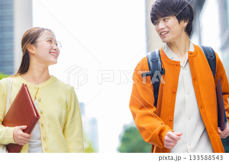 大学生 男女 大学生 男女 133588543