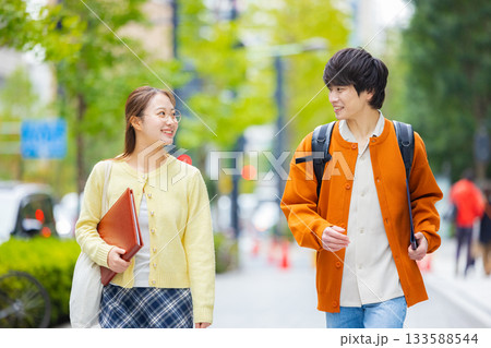 大学生 男女 大学生 男女 133588544