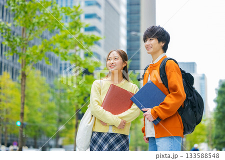 大学生　男女 133588548