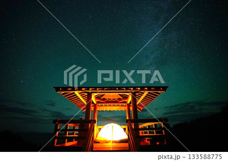 粟島の矢ヶ鼻展望台の星空 133588775