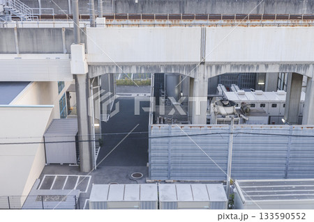 JR舞浜駅周辺の高架下構造と設備 133590552