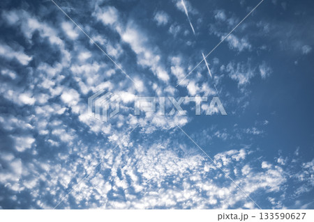 巻積雲のある青空の風景 c-5 クールカラー 巻積雲のある青空の風景 c-5 クールカラー 133590627