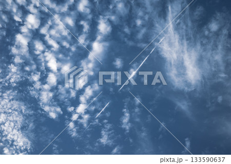 巻積雲のある青空の風景 e-5 クールカラー 巻積雲のある青空の風景 e-5 クールカラー 133590637