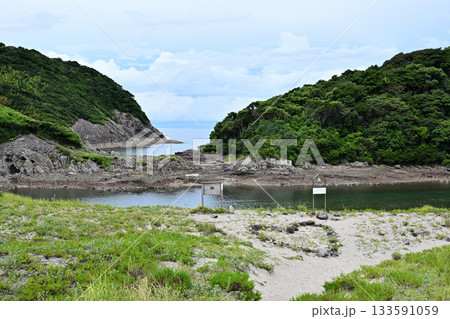 放ちの鐘と湯田口海岸 133591059