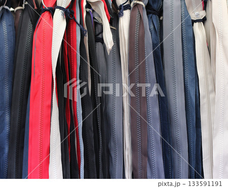 Zippers 133591191