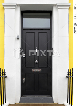 Black door 133591852