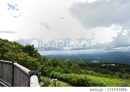 日本一の枕木階段から眺める自然風景 日本一の枕木階段から眺める自然風景 133591868