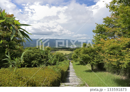 のんびりとした時間が流れる日本一の枕木階段 133591873