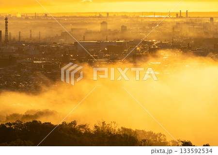 《神奈川県》朝靄の都市風景 《神奈川県》朝靄の都市風景 133592534