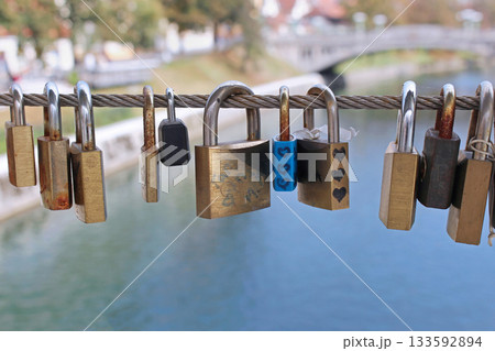 Love locks 133592894
