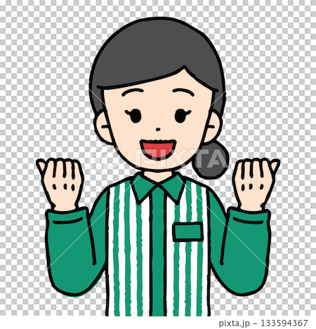 コンビニ店員の女性がガッツポーズをしている 133594367