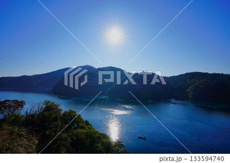 気仙沼大島大橋からの亀山と太陽 133594740