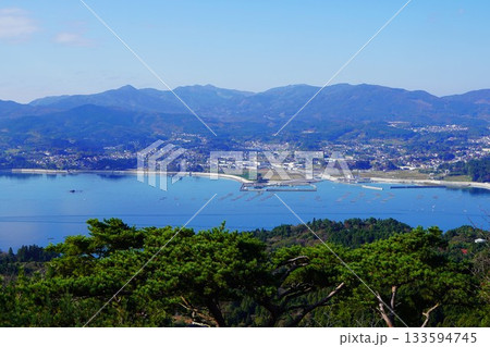 気仙沼大島亀山頂上からの気仙沼周辺の山々 気仙沼大島亀山頂上からの気仙沼周辺の山々 133594745