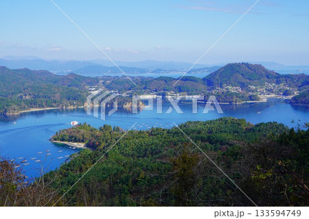 気仙沼大島亀山頂上からの島北部の景色 133594749