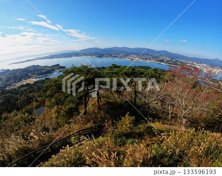 気仙沼大島の亀山頂上から島南部の景色 気仙沼大島の亀山頂上から島南部の景色 133596193
