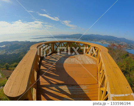 気仙沼大島の亀山頂上の展望デッキ 133596194