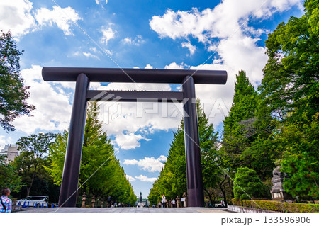 東京都 秋の靖国神社 第一鳥居 東京都 秋の靖国神社 第一鳥居 133596906