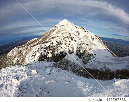 鳥海山からの冬季岩木山 鳥海山からの冬季岩木山 133597788