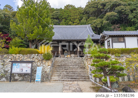 満願寺 金堂 紅葉の季節(兵庫県川西市) 満願寺 金堂 紅葉の季節(兵庫県川西市) 133598196