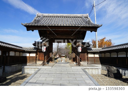 群馬県富岡市の上州電鉄上州富岡駅周辺の龍光寺の風景 群馬県富岡市の上州電鉄上州富岡駅周辺の龍光寺の風景 133598303