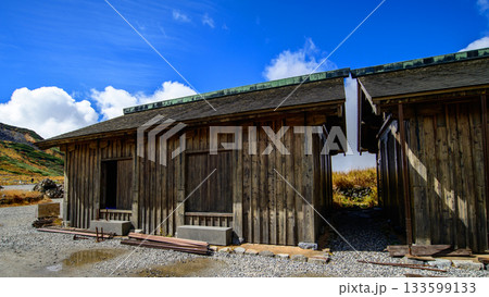 室堂平 青空と立山室堂小屋 重要文化財 富山県 室堂平 青空と立山室堂小屋 重要文化財 富山県 133599133