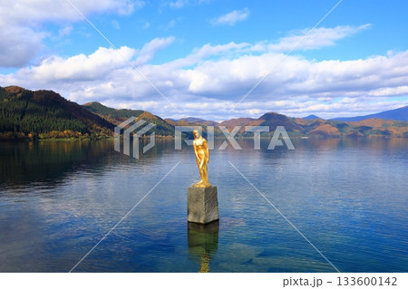 秋の田沢湖　 133600142