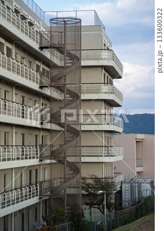 マンションの非常用螺旋階段 マンションの非常用螺旋階段 133600322