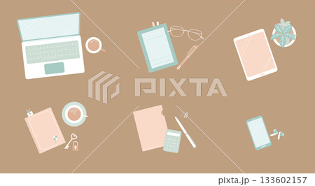 くすみカラーの俯瞰ビジネス小物セット（背景色あり）／ミニマルな6点フラットレイ 133602157