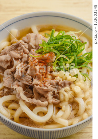 美味しい肉うどん 133603348