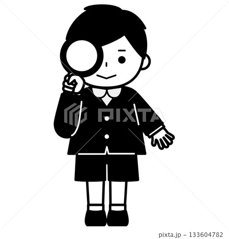 虫眼鏡（ルーペ）で調べる男の子 133604782