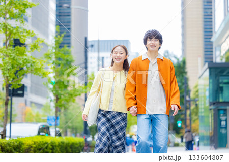 カップル　デート 133604807