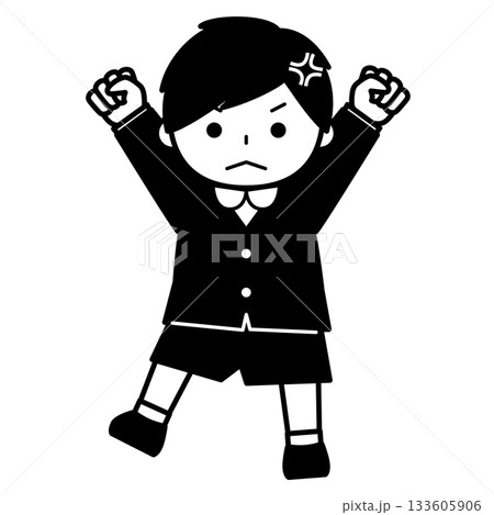 怒って両手を上げる男の子 133605906