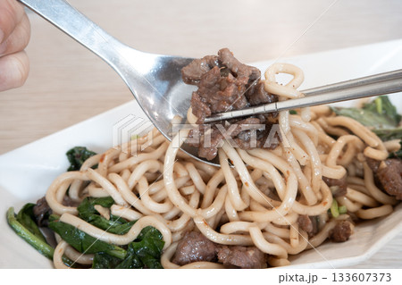 牛肉 ビーフ ヌードル 133607373