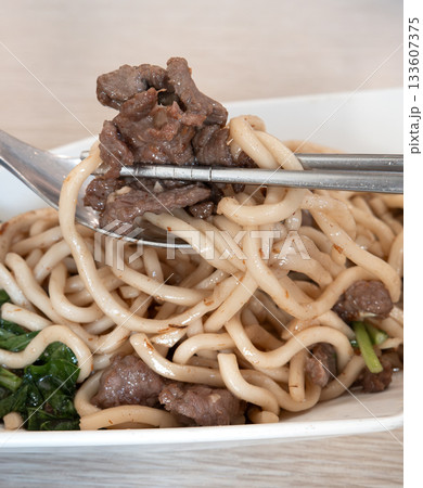 牛肉 ビーフ ヌードル 133607375