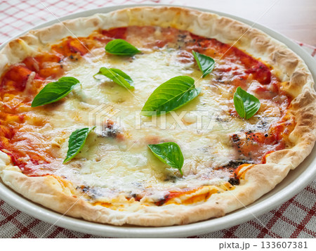 ピザ・マルゲリータ 133607381