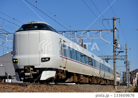 東海道線を走る287系特急こうのとり7号(回送) 東海道線を走る287系特急こうのとり7号(回送) 133609676