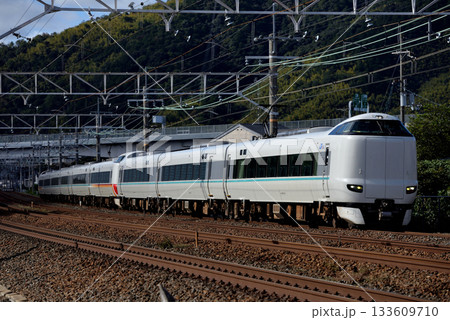 東海道線を走る287系特急くろしお8号(回送) 東海道線を走る287系特急くろしお8号(回送) 133609710