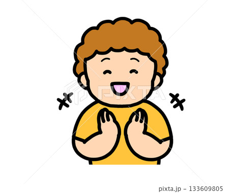 拍手する　茶髪の男の子 133609805